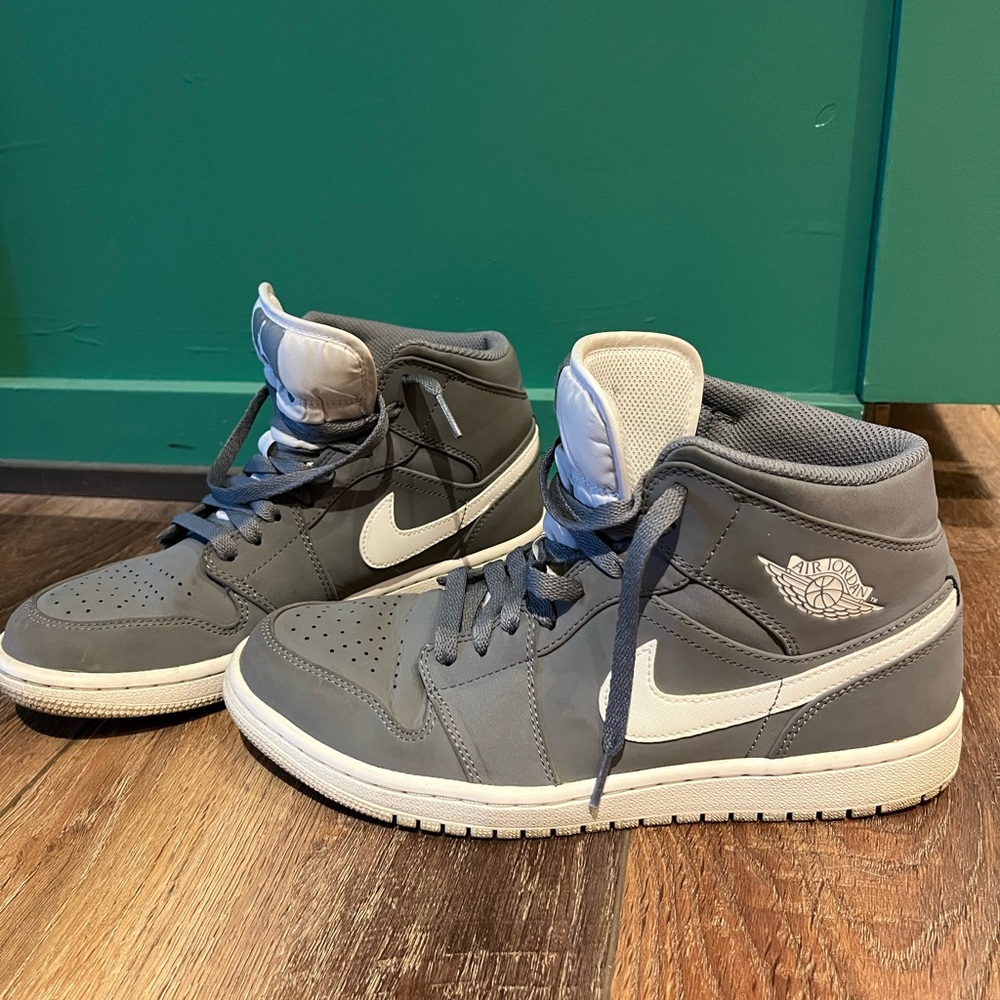 Nike Air Jordan high top (gray)